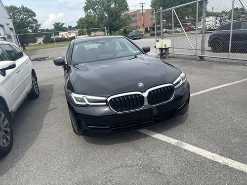 New 2023 BMW 530i xDrive w/ Premium Package AWD/4WD image 4