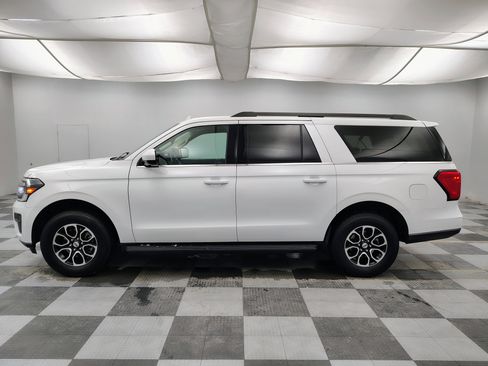 Used 2024 Ford Expedition Max XLT image 8