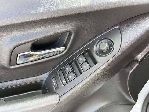 Used 2019 Chevrolet Trax LT w/ LT Convenience Package image 19