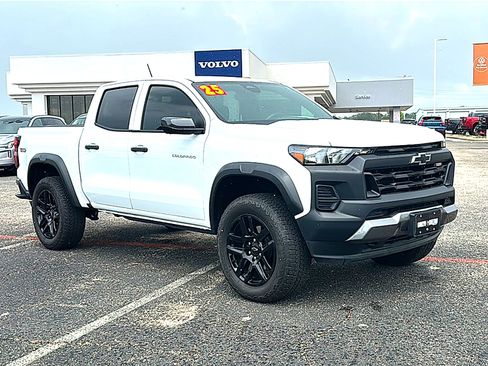 Used 2025 Chevrolet Colorado Trail Boss AWD/4WD image 10