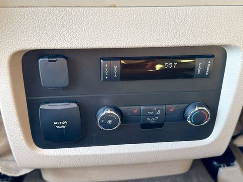 Used 2017 Lincoln Navigator Select RWD image 29