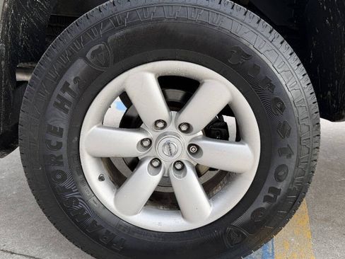 Used 2014 Nissan Titan SV image 38