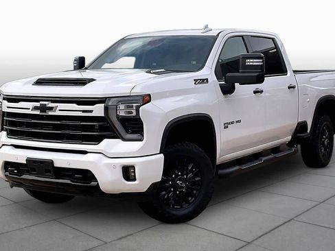 Used 2024 Chevrolet Silverado 2500 LTZ w/ LTZ Plus Package AWD/4WD image 3