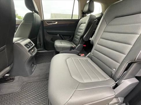 Certified 2026 Volkswagen Atlas SEL AWD/4WD image 4