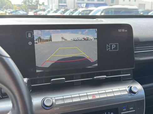 Used 2025 Hyundai Kona SEL FWD image 16