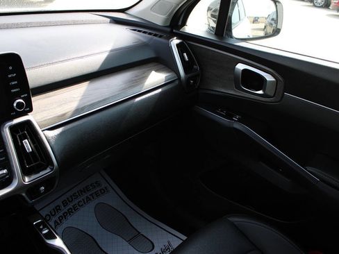 Used 2022 Kia Sorento S w/ Panoramic Sunroof Package image 17