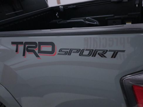 Used 2022 Toyota Tacoma TRD Sport w/ Technology Package RWD image 32