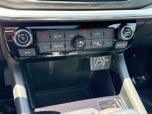 Used 2022 Jeep Compass High Altitude AWD/4WD image 22