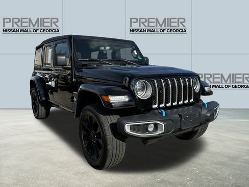 Used 2023 Jeep Wrangler Unlimited Sahara image 3