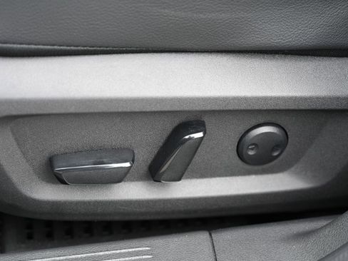 Used 2023 Nissan Rogue SL w/ SL Premium Package image 21