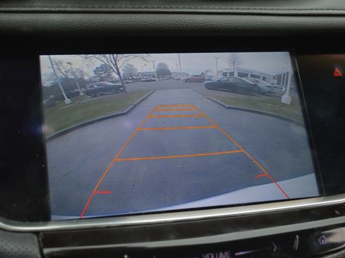 Used 2017 Cadillac XT5 Luxury w/ Driver Awareness Package image 22