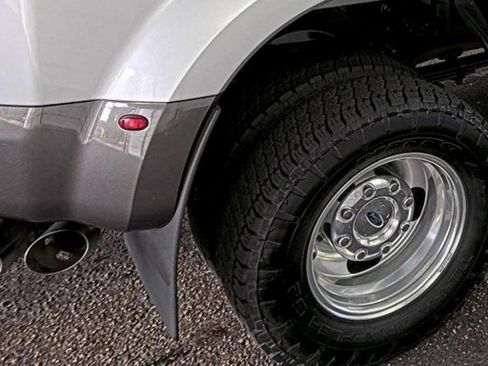 Used 2017 Ford F350 Lariat w/ Chrome Package image 19