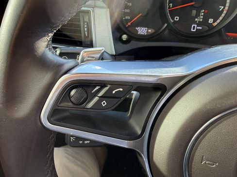 Used 2018 Porsche Macan Turbo image 15