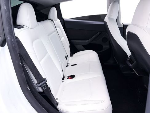 Used 2023 Tesla Model Y Performance image 34