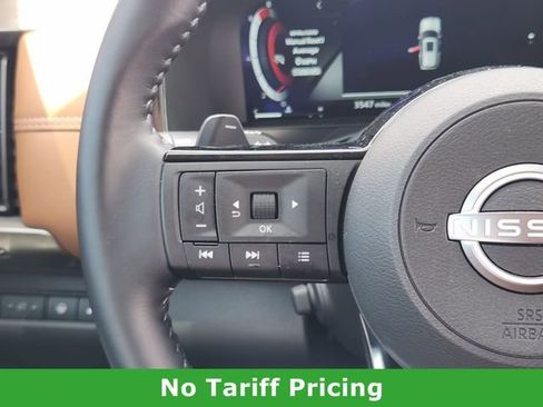 Certified 2025 Nissan Pathfinder Platinum FWD image 27