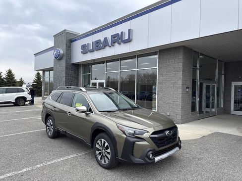 Used 2024 Subaru Outback Touring AWD/4WD image 1