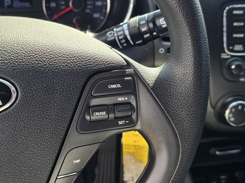 Used 2016 Kia Forte LX FWD image 31