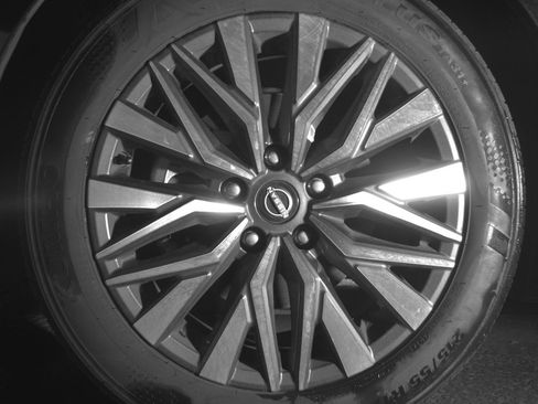 Used 2025 Nissan Altima 2.5 SV FWD image 12