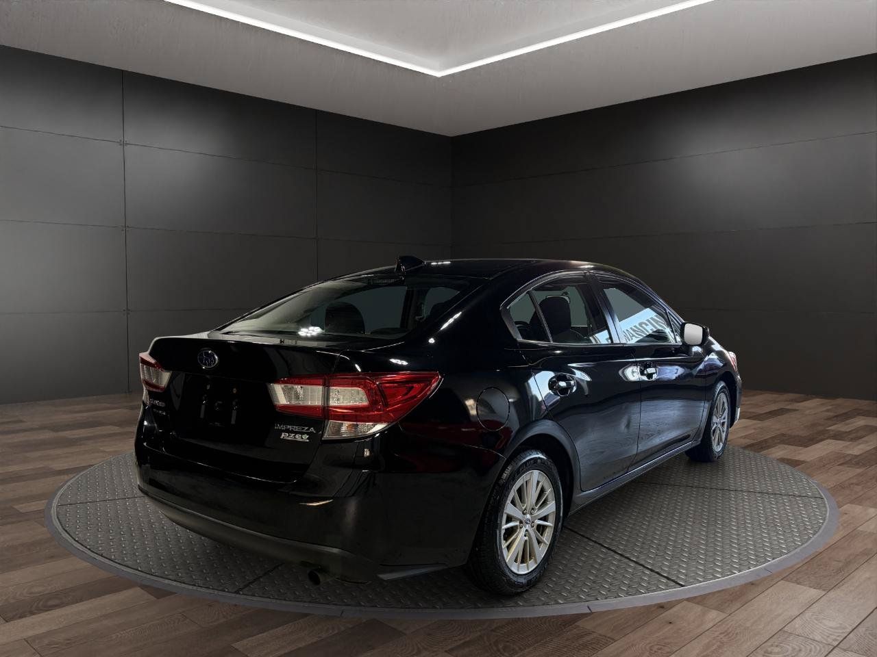 Used 2017 Subaru Impreza 2.0i Premium AWD/4WD image 8