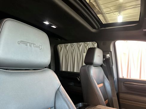 Used 2024 GMC Sierra 2500 AT4 w/ AT4 Premium Plus Package AWD/4WD image 19
