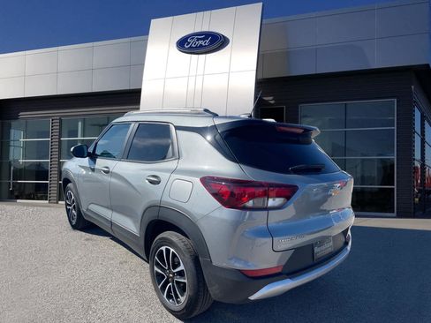 Used 2025 Chevrolet TrailBlazer LT image 3