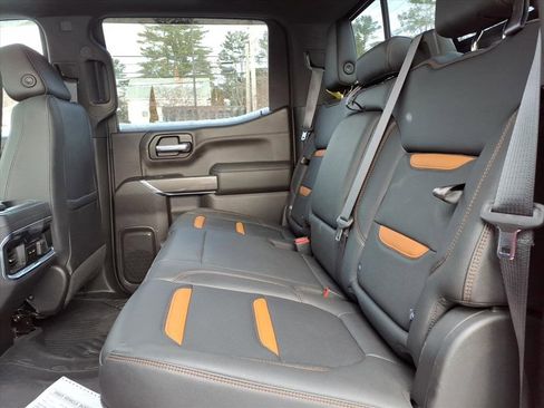 Used 2022 GMC Sierra 1500 AT4 w/ AT4 Premium Package image 15