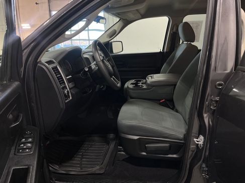 Used 2018 RAM 1500 ST w/ SXT Appearance Group image 30