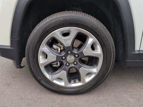 Used 2018 Jeep Compass Limited AWD/4WD image 10