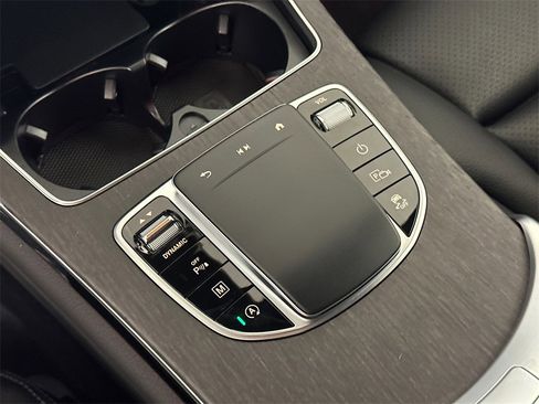 Certified 2022 Mercedes-Benz GLC 300 image 33