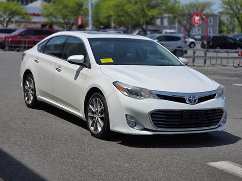 Used 2015 Toyota Avalon XLE Touring FWD image 3