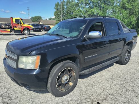 Used 2007 Chevrolet Avalanche LT w/ LT Preferred Equipment Group image 2