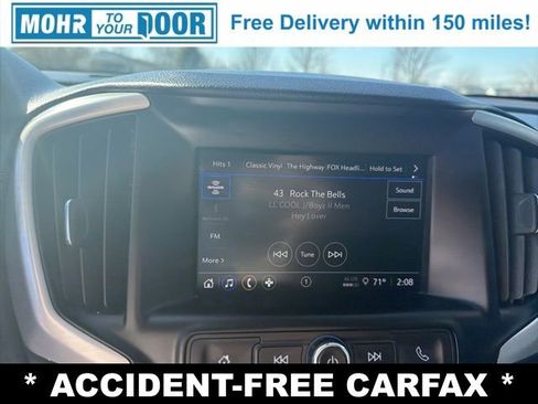 Used 2024 GMC Terrain SLE image 19