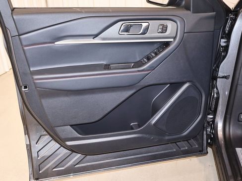 New 2026 Ford Explorer ST-Line w/ ST-Line Street Pack image 9