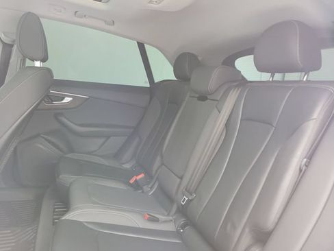 Used 2019 Audi Q8 Premium w/ Convenience Package AWD/4WD image 12