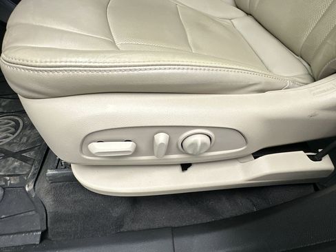 Used 2019 Buick Enclave Essence image 13