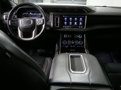 Used 2021 GMC Yukon Denali w/ Denali Premium Package AWD/4WD image 23