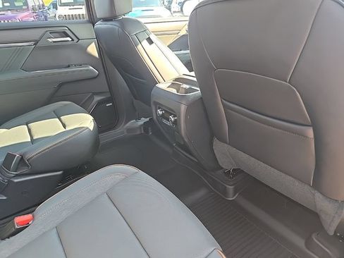 Used 2026 GMC Acadia AT4 w/ Luxury Package AWD/4WD image 91