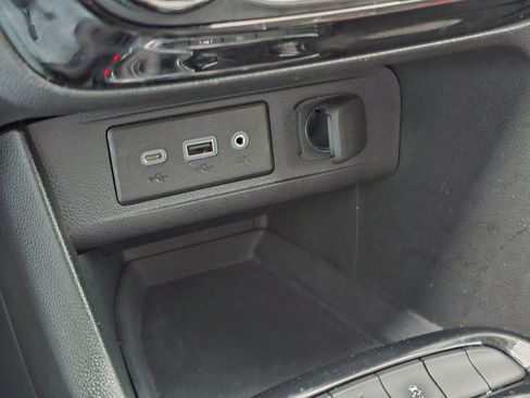 Used 2023 Buick Encore GX Select w/ Safety Package II image 28