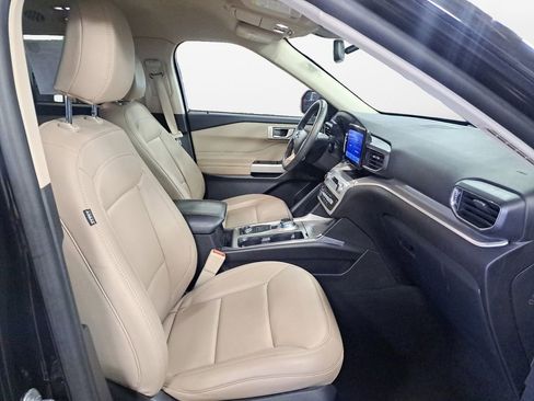Used 2023 Ford Explorer XLT w/ Equipment Group 202A image 15