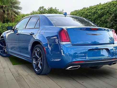 Used 2023 Chrysler 300 Touring L RWD image 10