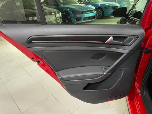 Used 2019 Volkswagen Golf R 4-Door image 19