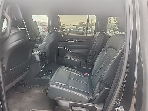 Used 2022 Jeep Wagoneer Series II w/ Premium Group I AWD/4WD image 20