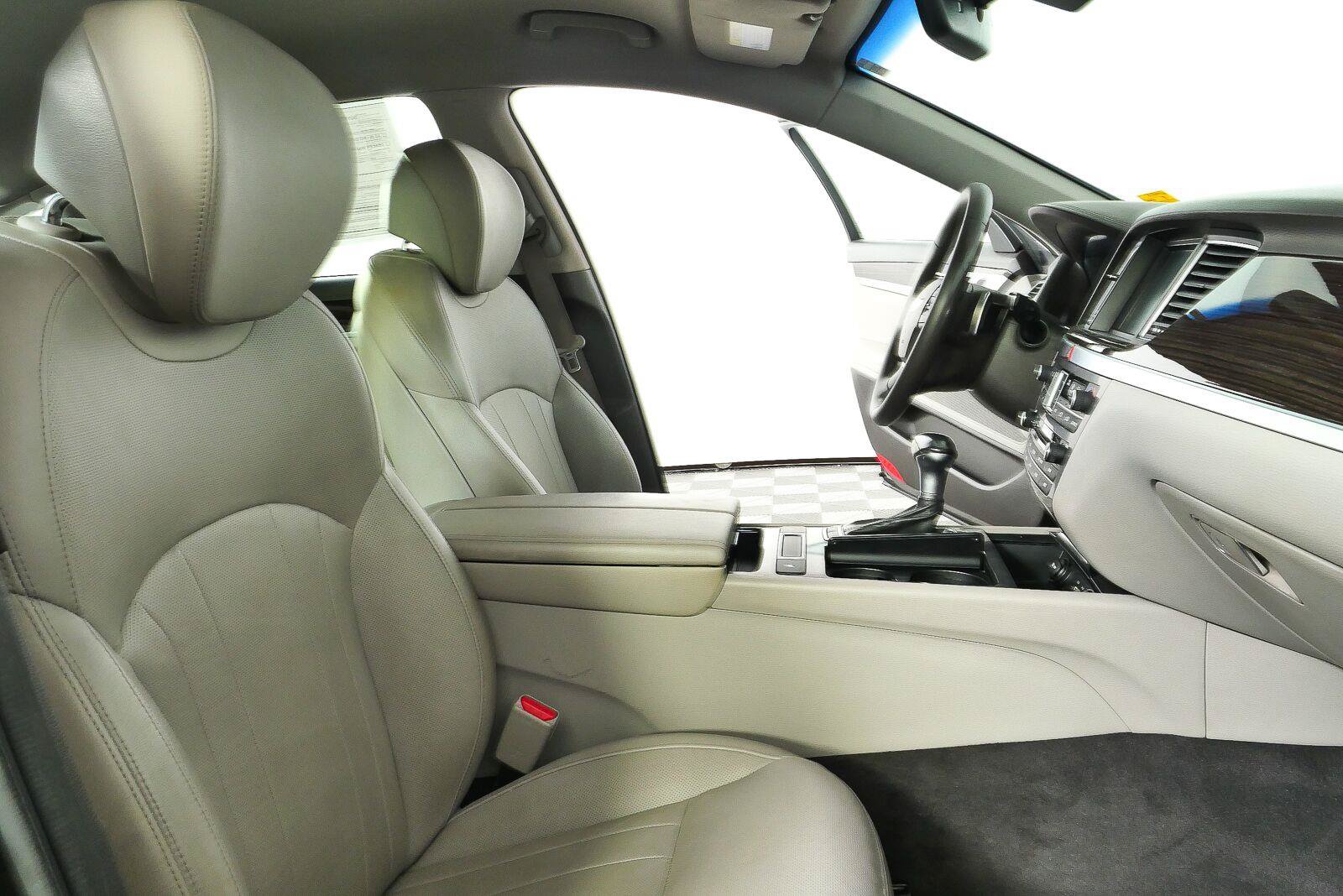 Used 2018 Genesis G80 3.8 RWD image 20