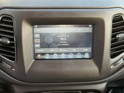 Used 2018 Jeep Compass Latitude w/ Popular Equipment Group FWD image 30