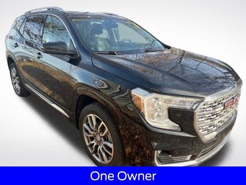 Used 2022 GMC Terrain Denali w/ Denali Premium Package image 9