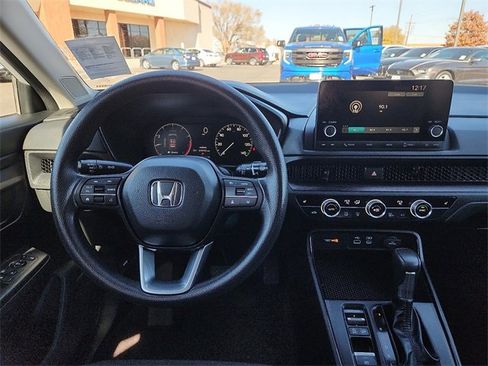 Used 2024 Honda CR-V EX image 11