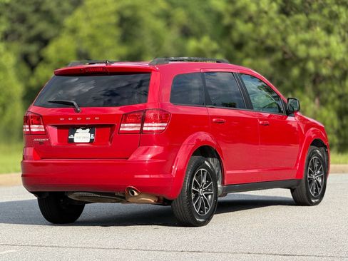 Used 2018 Dodge Journey SE w/ Blacktop Package FWD image 11