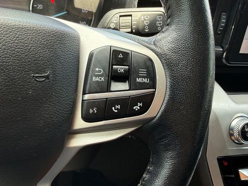 Used 2022 Ford Explorer XLT w/ Equipment Group 202A AWD/4WD image 22