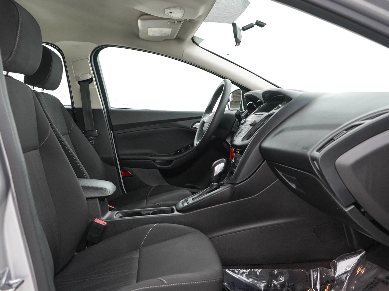 Used 2017 Ford Focus SE FWD image 11