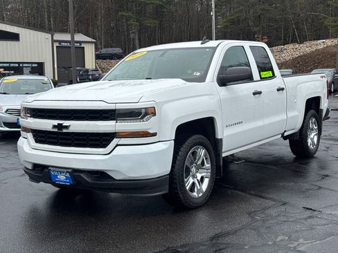 Used 2019 Chevrolet Silverado 1500 Custom image 2